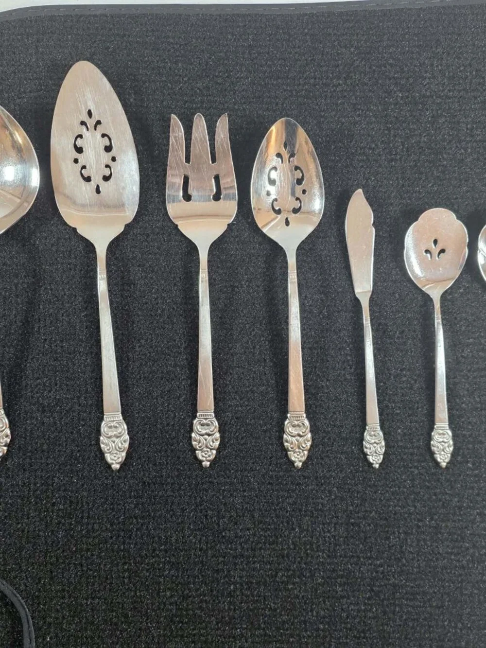 ONEIDA VINLAND STAINLESS FLATWARE SET SERVING SPOONS NORDIC CROWN 41 PCS